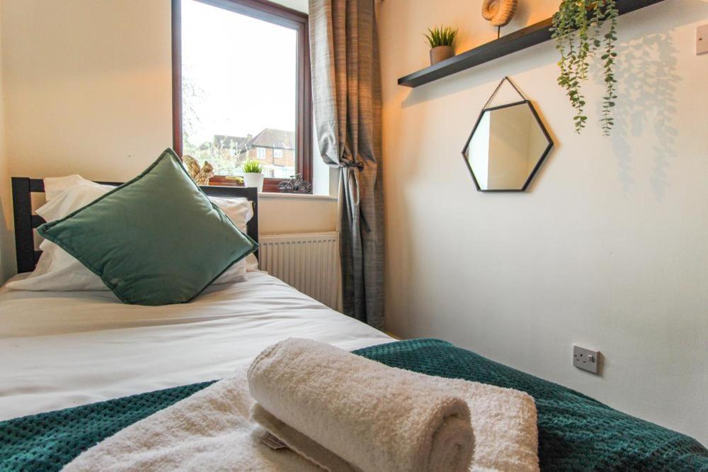 Comfortable 2 Bedroom House With Free Parking Ноттингем Экстерьер фото